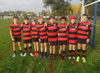 Photo de groupe de jeunes joueurs du Stade 25/26