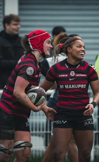 Charlotte Escudero et Iän Jason célébrant un essai 25/26