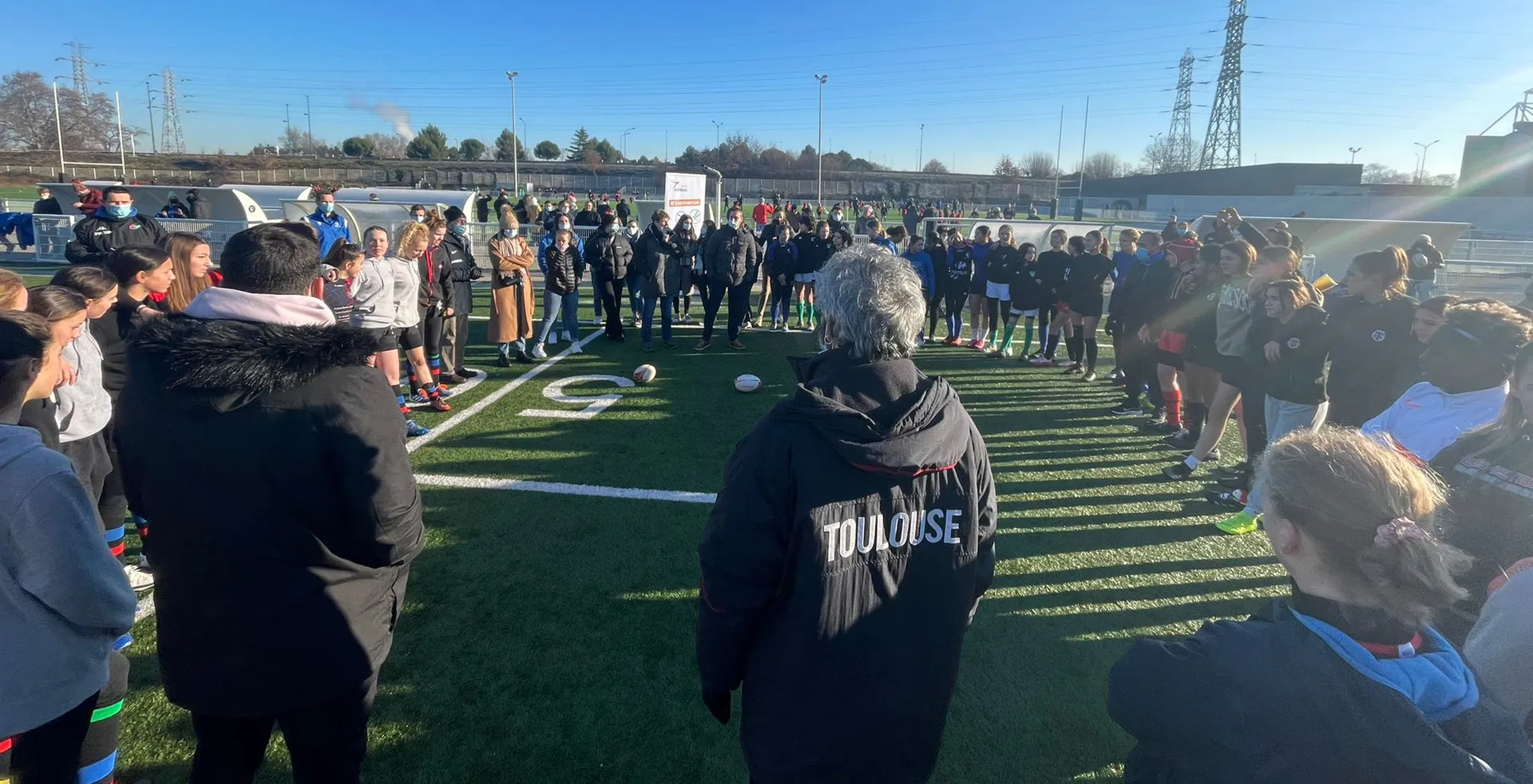 Durant la matinée du samedi 15 janvier, quelques équipes féminines du Stade Toulousain et de la région ont eu l’opportunité d’assister à différentes interventions des partenaires du club.
